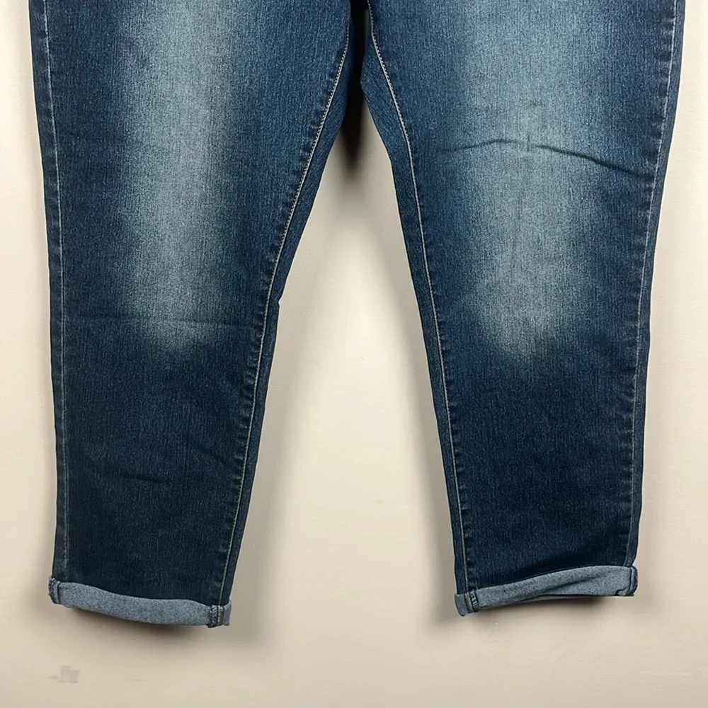 NWT Levi's Womens Boyfriend Fit Jeans‎ - SZ 34
